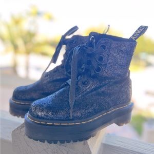 Dr. Martens Women's Molly Platform Retro Quad Black Iridescent crackle 5 US